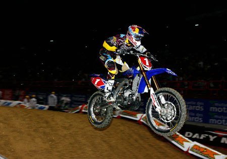 ama sx 2010 season preview, James Stewart and the reverse cylinder 2010 Yamaha YZ450F have already tasted victory