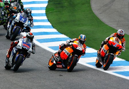 2012 motogp le mans preview, Jorge Lorenzo has his hands full dealing with not one but two Repsol Honda rivals He needs teammate Ben Spies to catch up and help even the odds