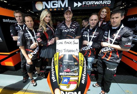 2012 motogp le mans preview, A broken collarbone may have slowed Colin Edwards on the track but it hasn t slowed down his Twitter activity Follow him texastornado5