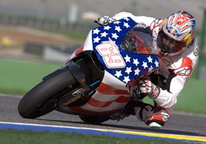 motorcycle com, Nicky Hayden shows his patriotism riding a star spangled Desmosedici GP9