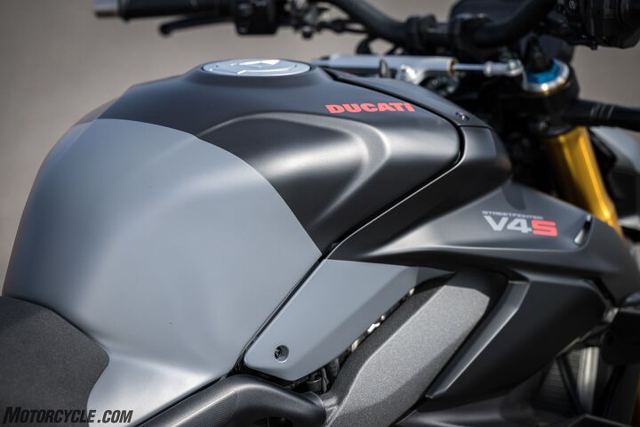 2023 ducati streetfighter v4s review first ride, The new fuel tank shape isn t drastically different from before It does let you tuck in a little tighter but I wasn t a fan of its lack of support for the outside leg while leaned over