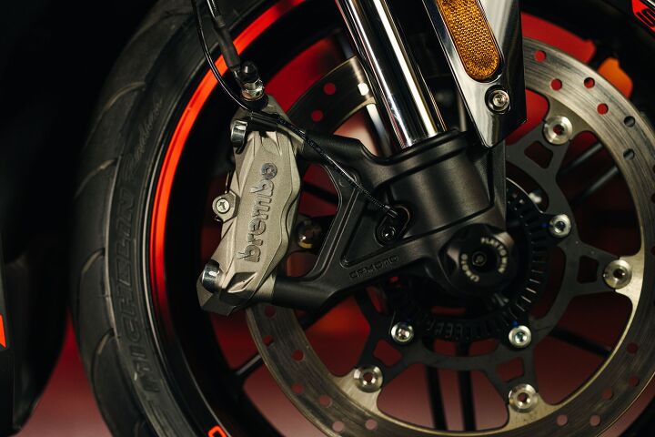2023 cfmoto 450ss announced for us market, A surprise appearance by a Brembo M40 32 caliper and a 320 mm floating disc