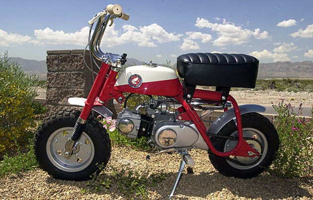what the heck is a monkey bike, The first Monkey Bike to arrive in the U S was the 1968 Honda Z50A It lacked lights and mirrors so it wasn t street legal but it did have a suspended fork