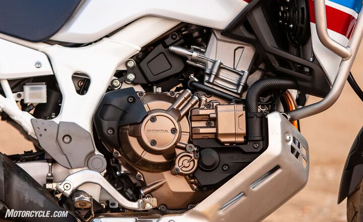 2018 big bore adventure touring shootout part 1 street, Honda s DCT transmission has created a lot of fans who enjoy its easy and seamless gear shifting allowing them to focus on other aspects of riding However for some nothing beats a good ol fashioned manual clutch