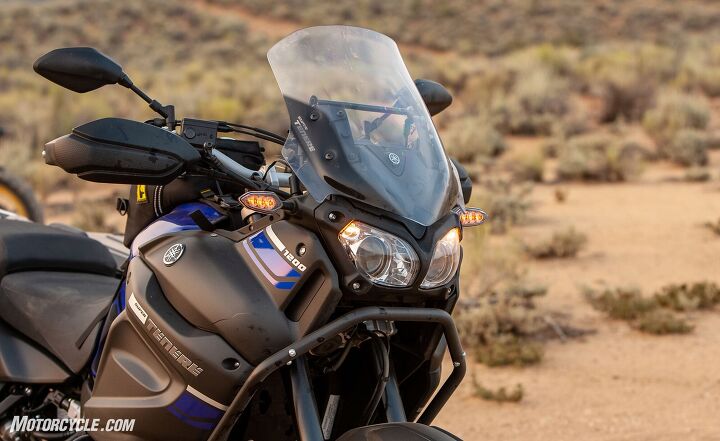 2018 big bore adventure touring shootout part 1 street, The windscreen offers a good combination of protection in the upper position and airflow in the lower but adjusting the height is unnecessarily complicated