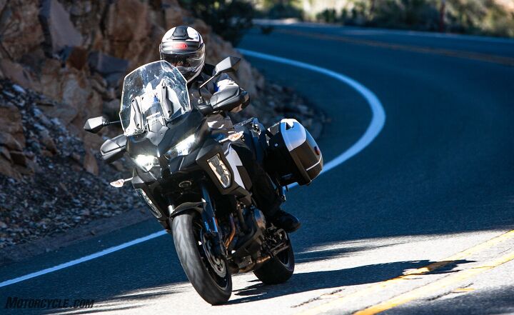 rich niches 2019 bmw r1250 rt vs kawasaki versys 1000 lt se luxo adventure tour off, The cornering lights are pretty swell too They light up sequentially as the lean angle increases the top one lights up even at freeway lean angles and really does aid visibility