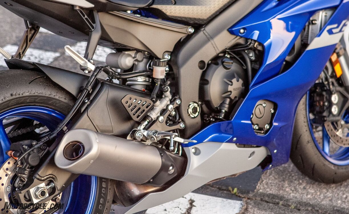 Yamaha Zx R6 Yamaha YZF-R6 vs Kawasaki ZX-6R: A Novice Track Riders Perspective ...