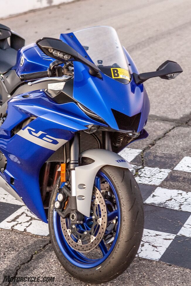 R6 Rider Yamaha YZF-R6 vs Kawasaki ZX-6R: A Novice Track Riders Perspective ...
