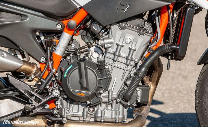 the clash of two super middleweights ktm 890 duke r vs triumph street triple rs, More than just an over bored KTM 790 engine the 890 Parallel Twin carries a higher redline than the 790 as well as independently controlled throttle bodies