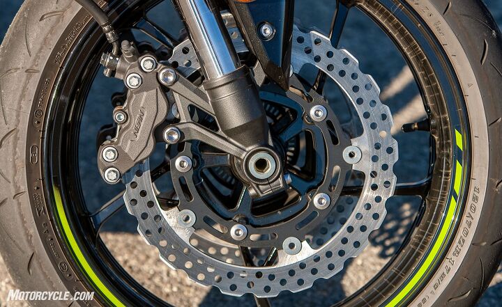 2020 bmw f900r vs kawasaki z900, Kawasaki is sticking with the petal type rotors In this case 300mm discs Calipers are mounted the same way they did it back in oh 2000 That s strange