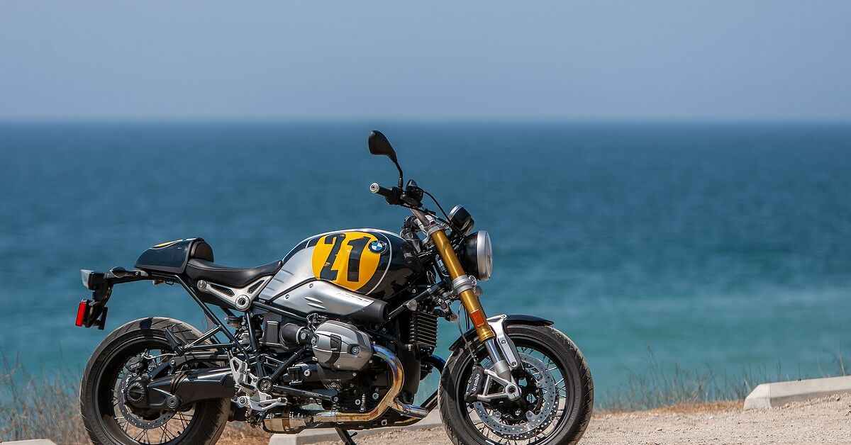 2020 BMW R NineT Vs Triumph Speed Twin