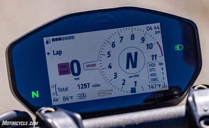 2021 six way 900 ish cc naked bike shootout, An easily readable TFT display is also fairly intuitive to navigate through once you get the hang of it Ducati electronics are some of the best in the biz