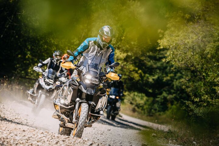 2021 bmw r1250gs and r1250gs adventure first look motorcycle com