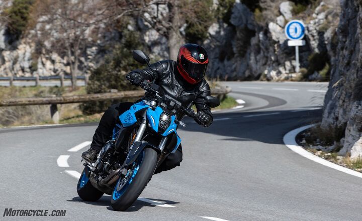 2023 suzuki gsx 8s review first ride, While the GSX 8S comes standard with a quickshifter it pales in comparison to the excellent one used on the GSX S1000 GT needing much more pressure