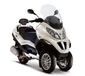 Piaggio MP3 300 Hybrid Gets CARB Approval