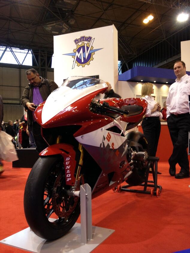 mv agusta f4 and f3 to compete in 2012 isle of man tt
