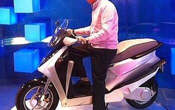 Hero Moto Unveils Leap Hybrid Scooter Concept, Claims 235 MPG