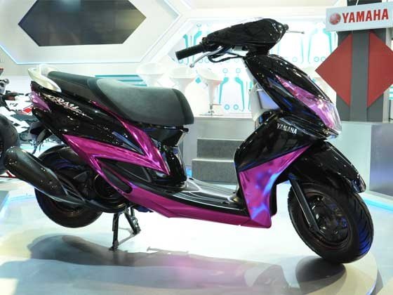 new delhi auto expo 2012 motorcycle manufacturers draw battle lines for world s