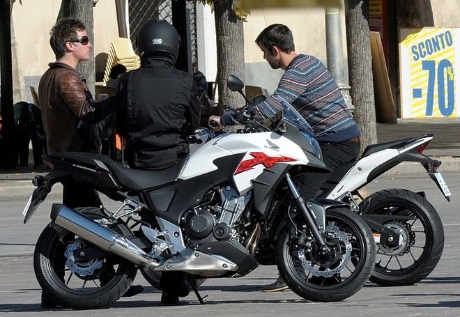 2013 honda cbr500 cb500r and cb500x spied in commercial shoot