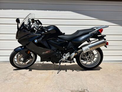 2013 BMW F800GT is in FLAWLESS Condition W/ ONLY 3295 Miles