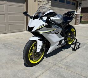 2017 yamaha yzf r6 only 3900 miles with abs