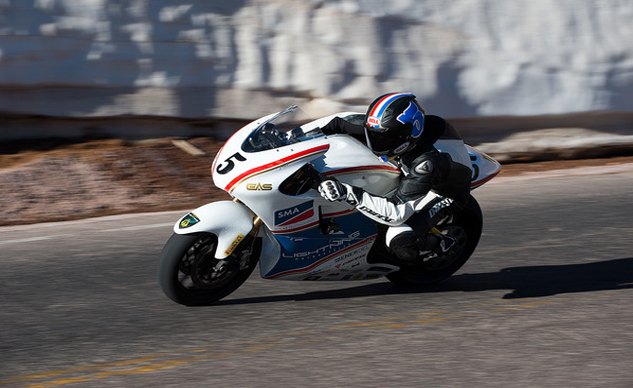 lightning electric superbike beats all motorcycles at pikes peak