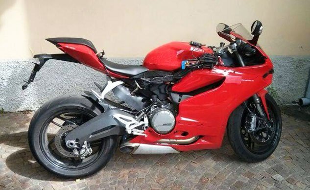 2014 ducati 899 panigale spied