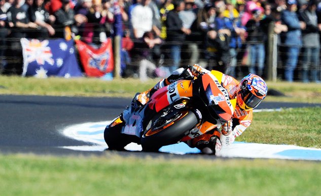 casey stoner to ride at phillip island but only for a lap of honor