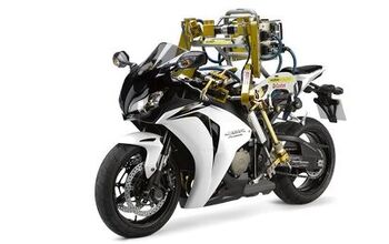 Flossie The Robot Can Ride A Motorcycle Better Than You – Video