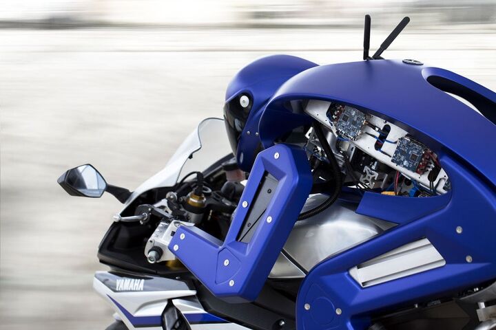 meet motobot yamaha s motorcycle riding robot video