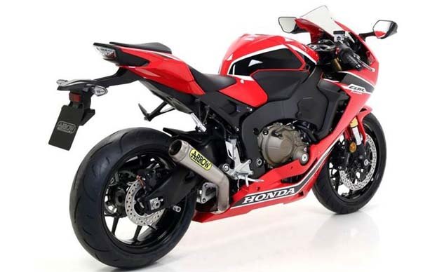 2017 honda cbr1000rr gets new offerings from arrow exhausts