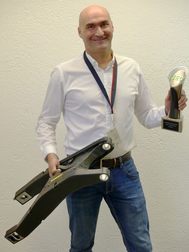 bmw wins innovation award for carbon fiber swingarm