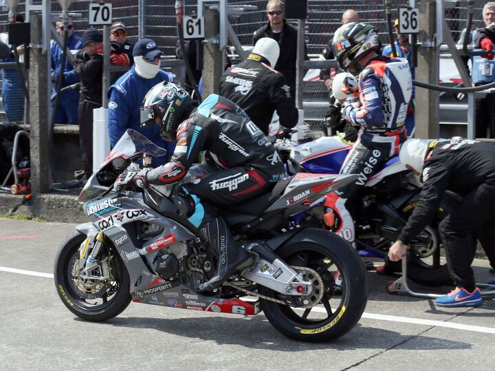 2018 isle of man tt rl360 superstock tt results, Michael Dunlop in the pits during the RL360 Superstock TT Race Photo by Stephen Davison Pacemaker Press