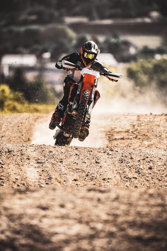 the myktm app now available for 2021 ktm sx f 4 stroke dirtbikes