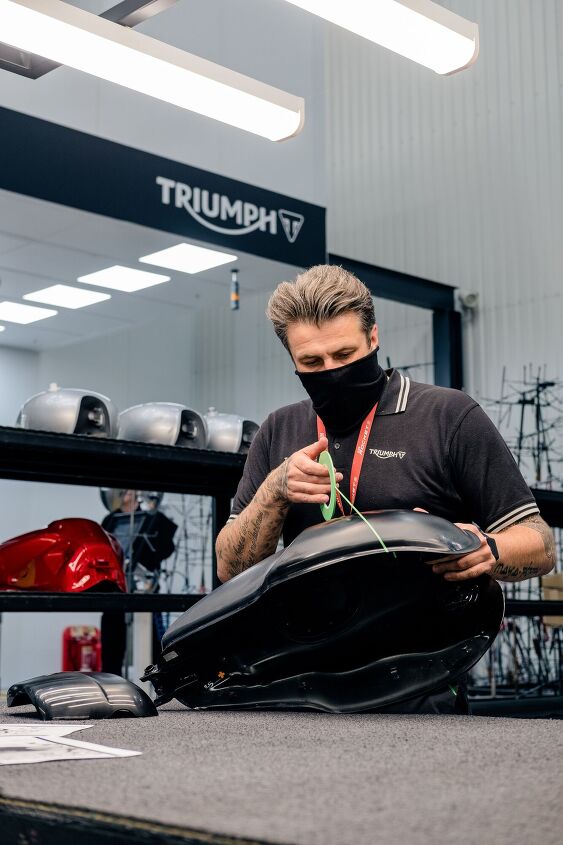 triumph builds custom thruxton 1200 rs to be awarded to dgr fundraiser