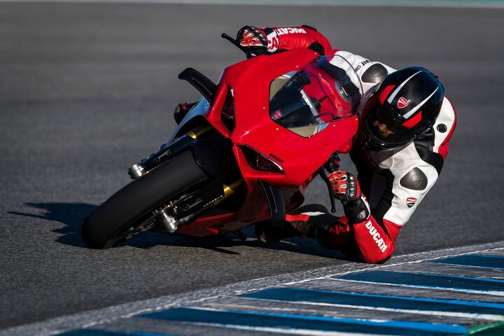 2023 ducati panigale receives electronic updates