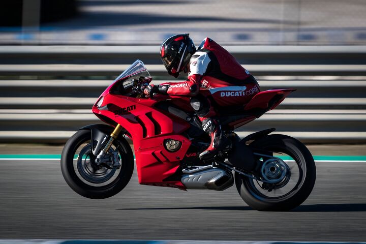 2023 ducati panigale receives electronic updates