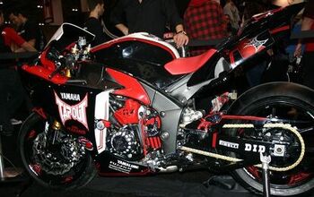 Tapout Themed Yamaha R1 Unveiled at UFC 129 Fan Expo
