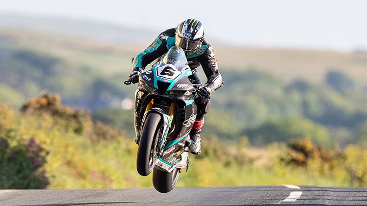  Michael Dunlop at Rhencullen in TT Superbike Qualifying. Photo by IOMTT.