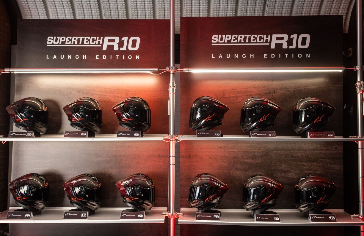 MO Tested: Alpinestars Supertech R10 Helmet Review | Motorcycle.com