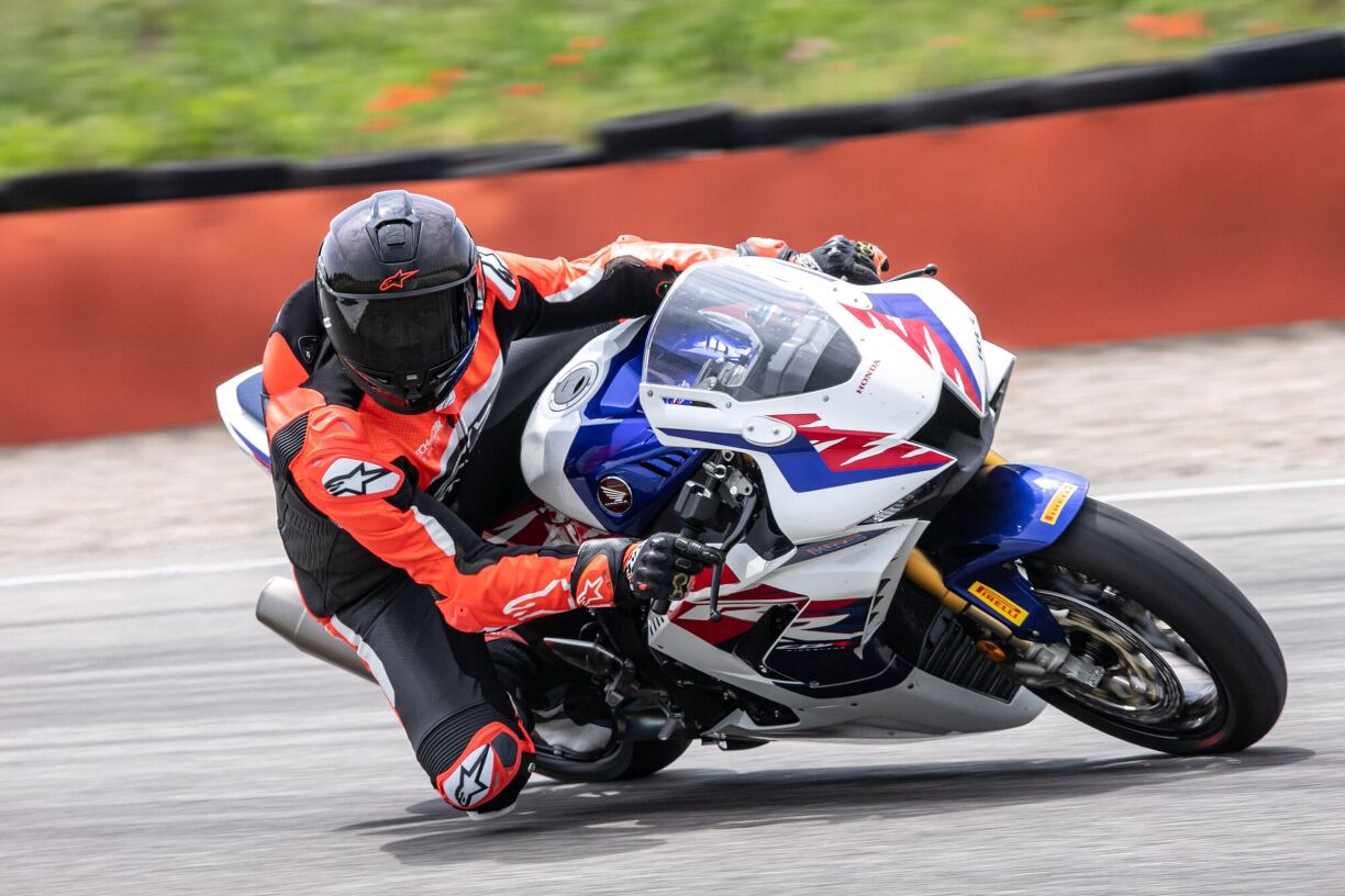 MO Tested: Alpinestars Supertech R10 Helmet Review | Motorcycle.com