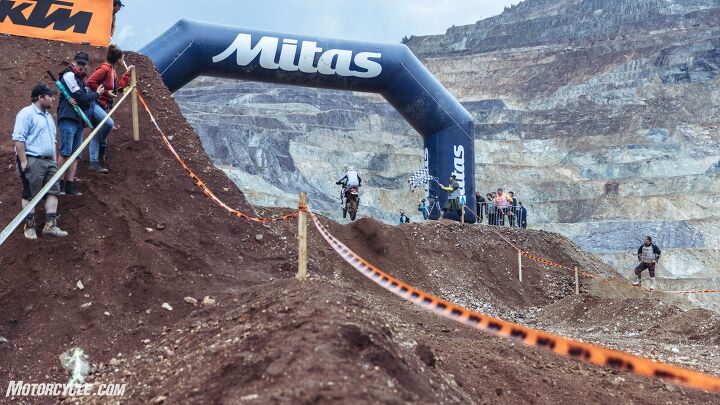 antoine meo and ducati s desertx race to an erzbergrodeo front row