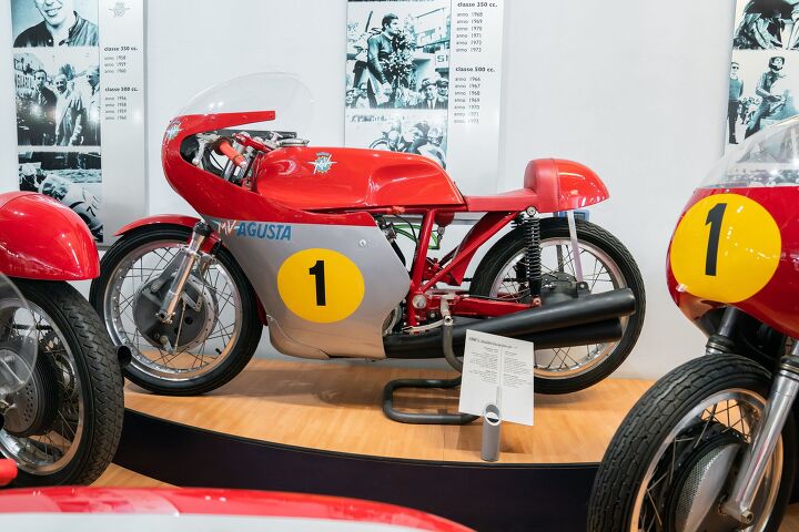 One of the gems in the museum is this 500cc 3-cylinder that Agostini rode to the 1972 world championship. This 500cc 4-stroke Triple has 6 speeds and DOHC driven by gears. Max power was 78.9 hp at 12,800 rpm. It tasted success immediately in 1966 with Ago onboard and maintained its winning ways even after Ago’s world title, as Alberto Pagani took the bike’s last win in 1973. In between, it won six world titles, seven Italian championships, 62 grand prix, and amassed 147 total victories. 