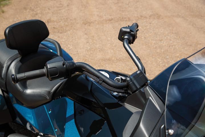 2024 can am spyder and ryker photo gallery, 2024 Can Am Spyder F3 T handlebars