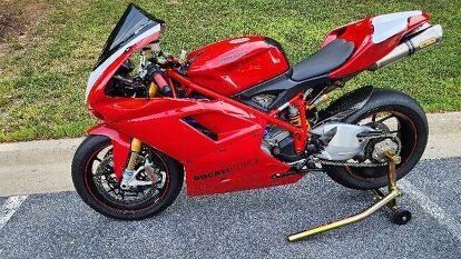 Friday Forum Foraging: Ducati's Underrated Gem – A 1098S Track Bike