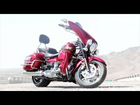 2010/2012 Custom Star Stratoliner Deluxe Review - Video - Motorcycle.com