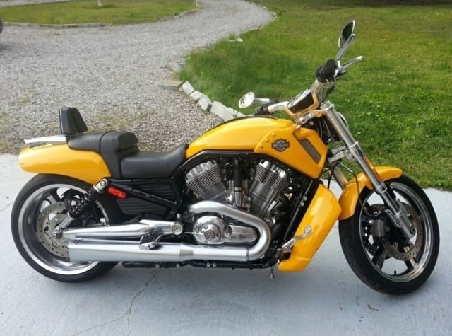 1 owner 2011 v rod muscle must sell
