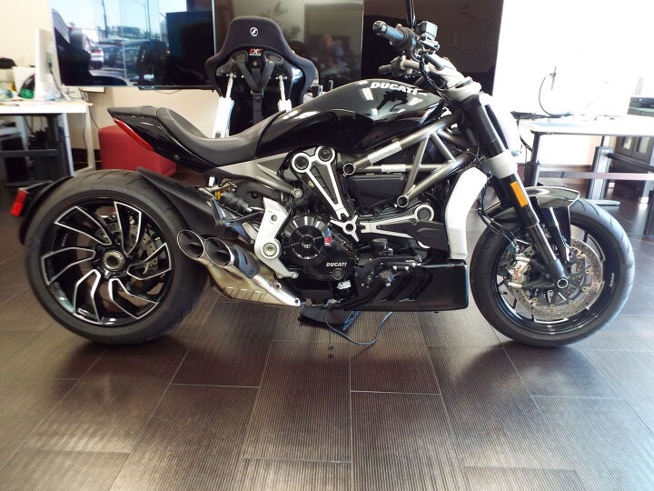 diavel s and only 298 miles look, Seriously wicked by any standard