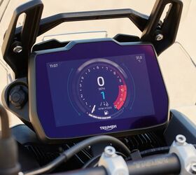 Triumph’s 7-inch TFT display is one of our favorites, and its incorporation onto the Tiger 900 range is only a good thing. Another new feature is the USB-C charge port to the side of the gauges, which comes standard on all models. This is in addition to the 12V charge point and the phone storage compartment (both located under the seat) with 5V USB socket.