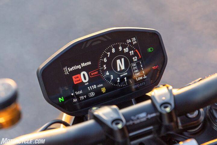 Maybe we’ve gotten used to Ducati dashes, or maybe Ducati has simply figured out how to cram a bunch of information into a legible space, but the Streetfighter’s gauge is among our favorite here. 